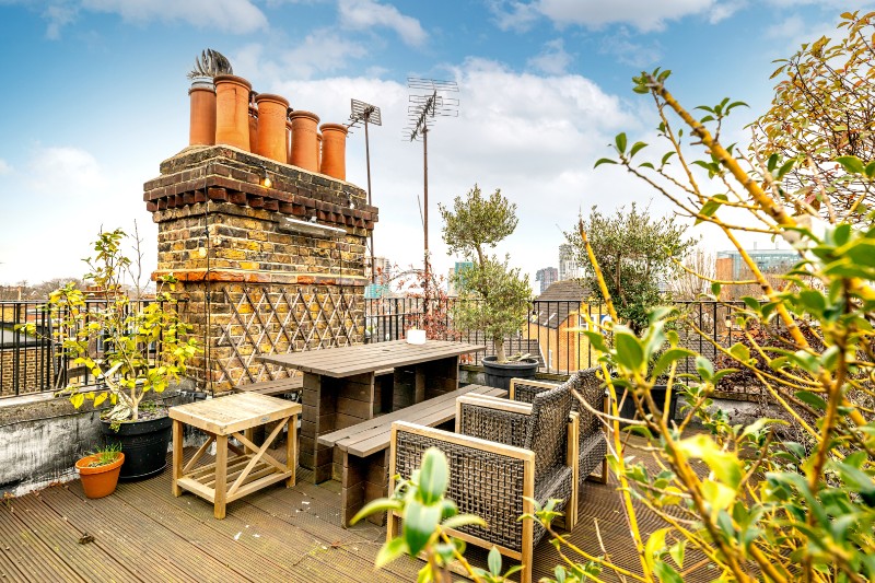 St. Quintin Avenue, London, W10
