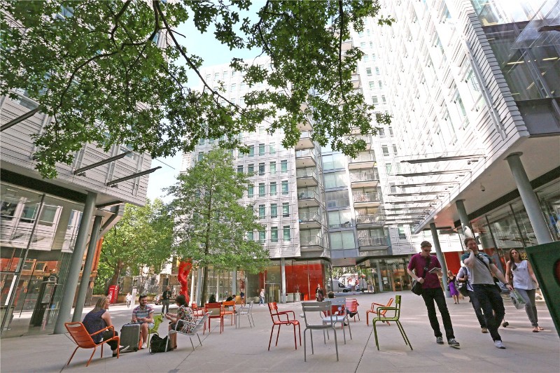 St Giles High Street, London, WC2H