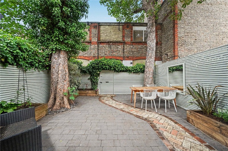 Topsfield Parade, Tottenham Lane, London, N8