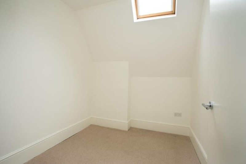 Streatham High Road, London, SW16