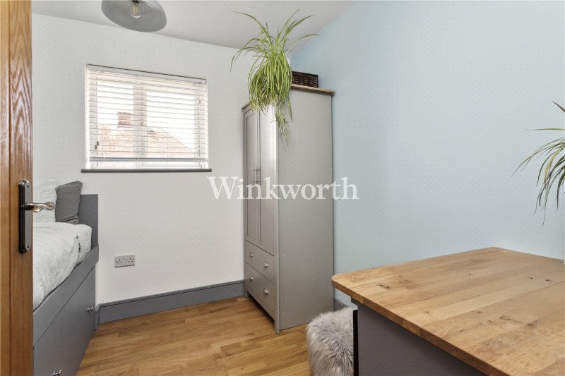 Farndale Avenue, London, N13