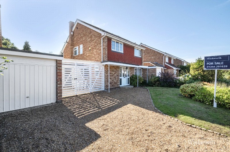 Lambourne Drive, Bagshot, Surrey, GU19