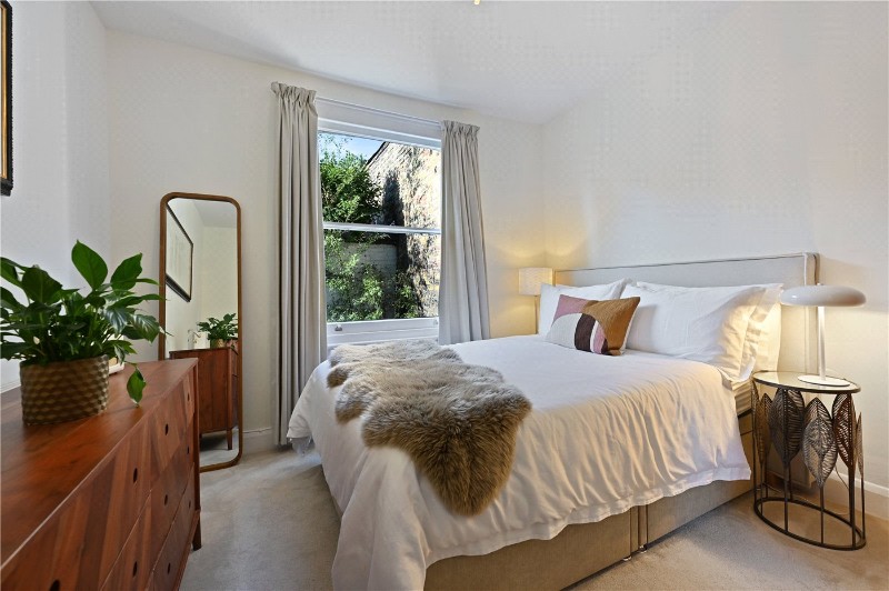St. Stephens Gardens, London, W2