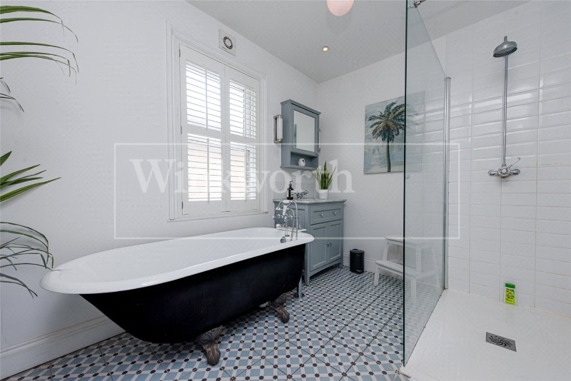 Bathurst Gardens, London, NW10