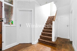 Corri Avenue, London, N14