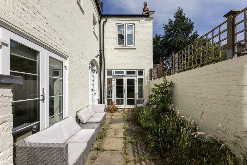 Rayners Road, London, SW15