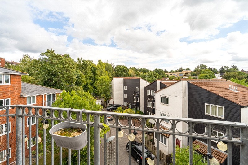 Curtis Field Road, London, SW16