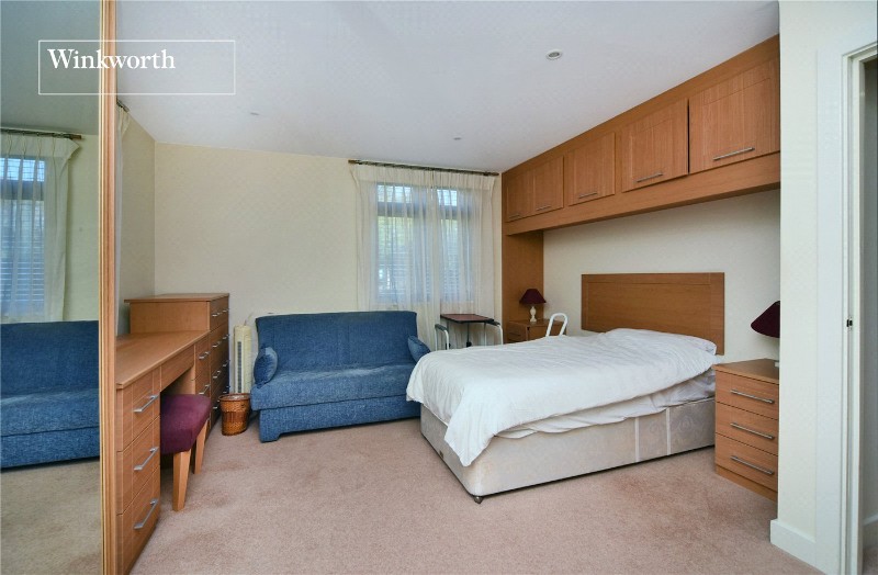 Whyte Mews, Anne Boleyn&#39;s Walk, Cheam, Sutton, SM3