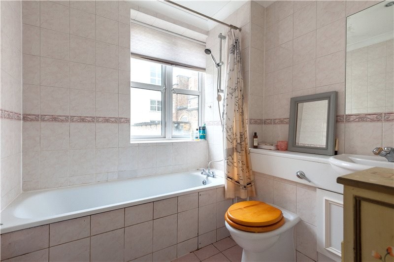 2 bedroom property for sale in Imperial Court, 225 Kennington Lane