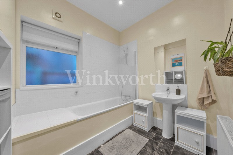 Woodstock Road, London, NW11