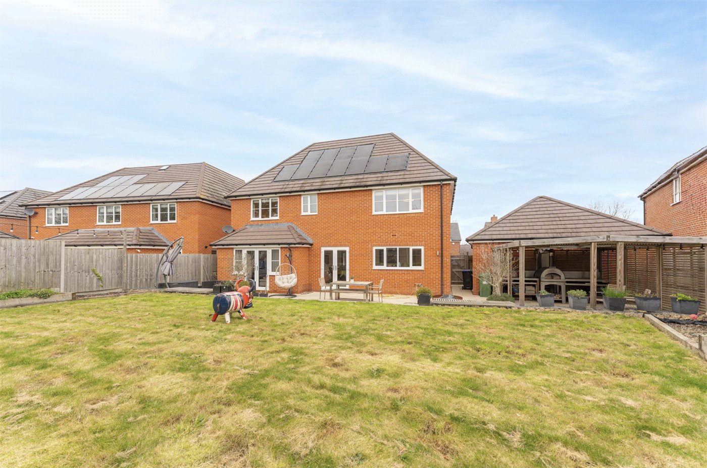 Garden To House Perg