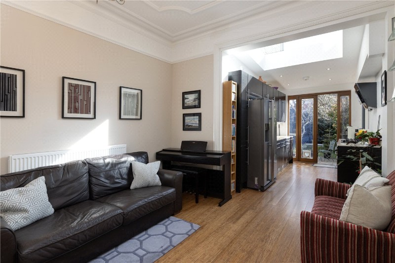 Howards Lane, London, SW15