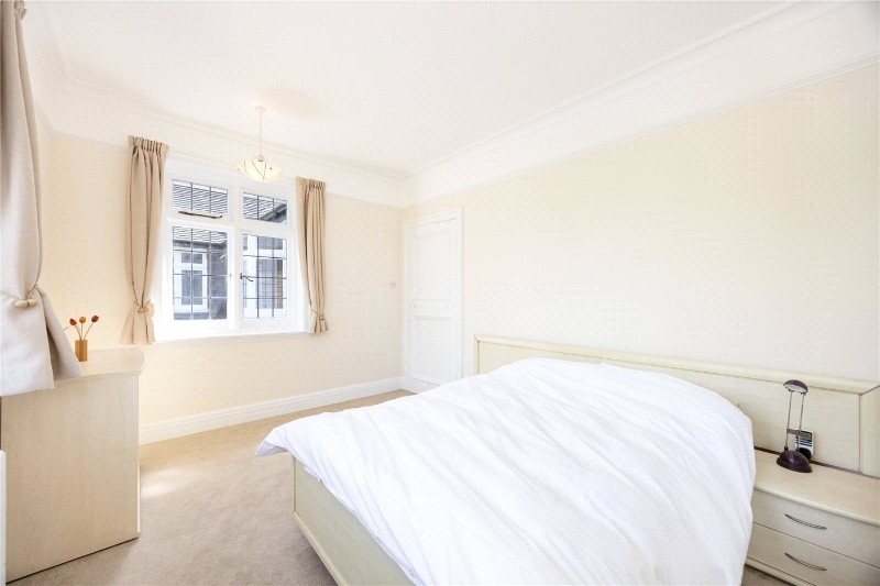 Westmead, London, SW15