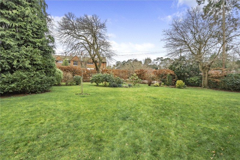 Swingate Road, Farnham, Surrey, GU9