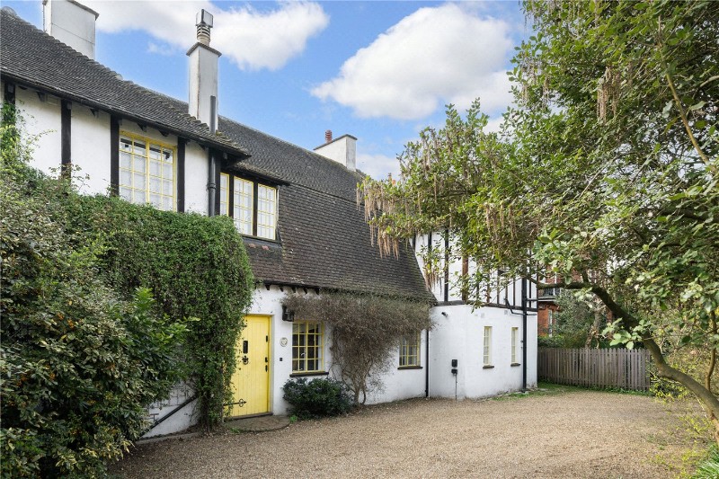 Keswick Road, London, SW15