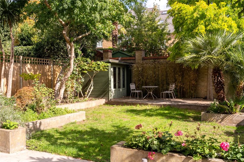 Hollingbourne Road, London, SE24