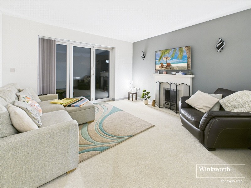 Wellington Close, Newbury, Berkshire, RG14