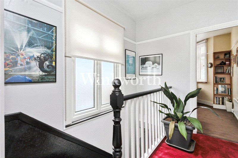 Hedge Lane, London, N13