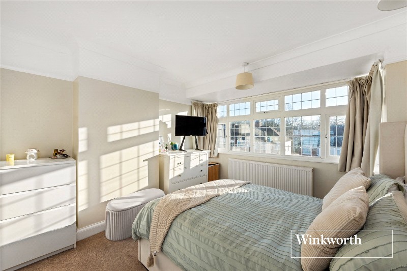 Daneland, East Barnet, EN4