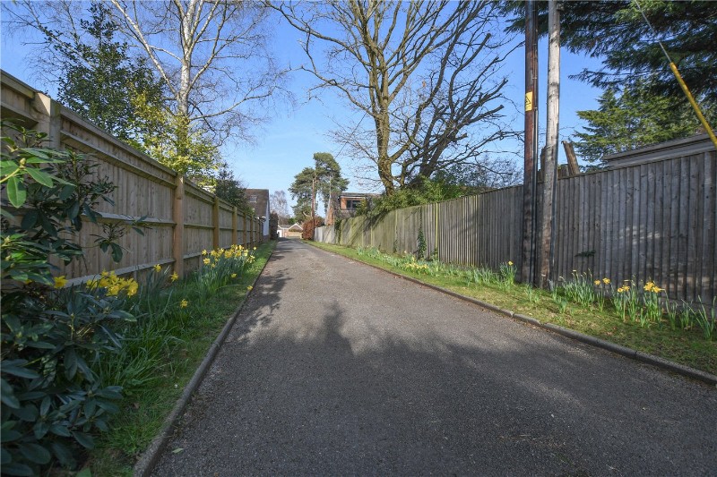 Barkham Ride, Finchampstead, Wokingham, Berkshire, RG40