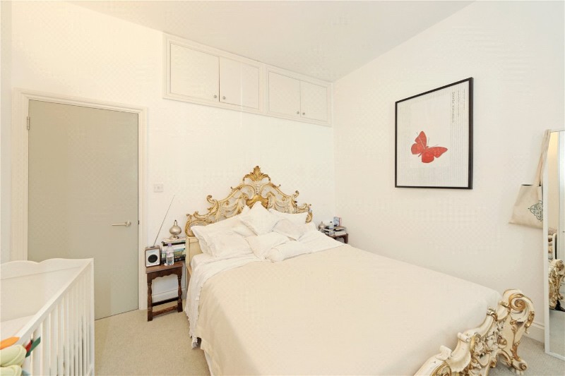 Clifton Avenue, London, W12
