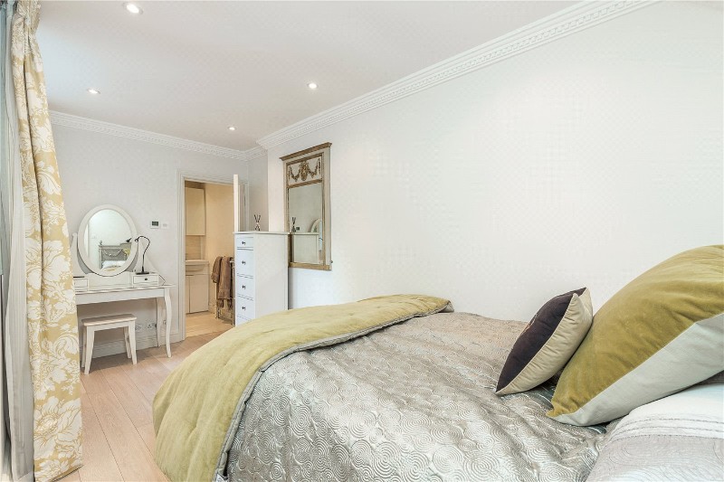 Lower Sloane Street, London, SW1W