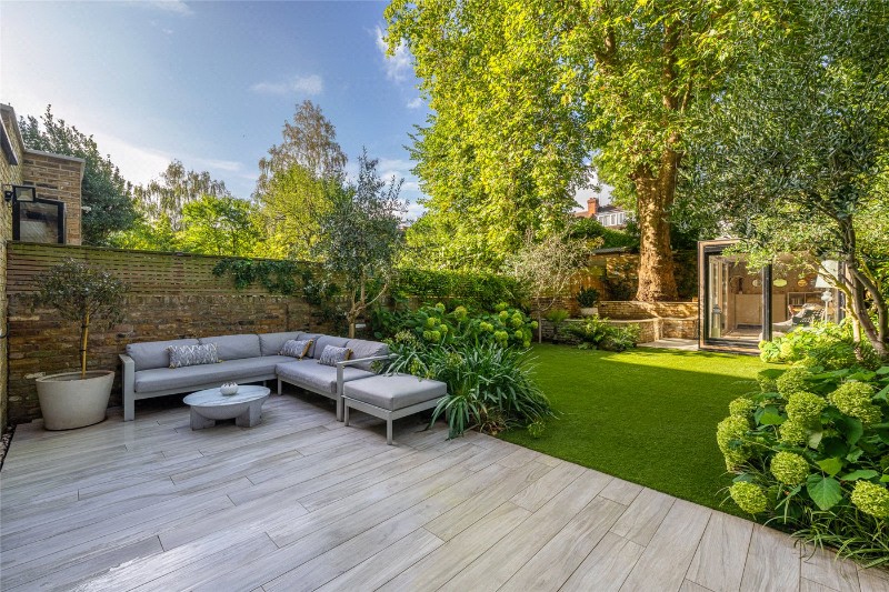 Randolph Avenue, London, W9