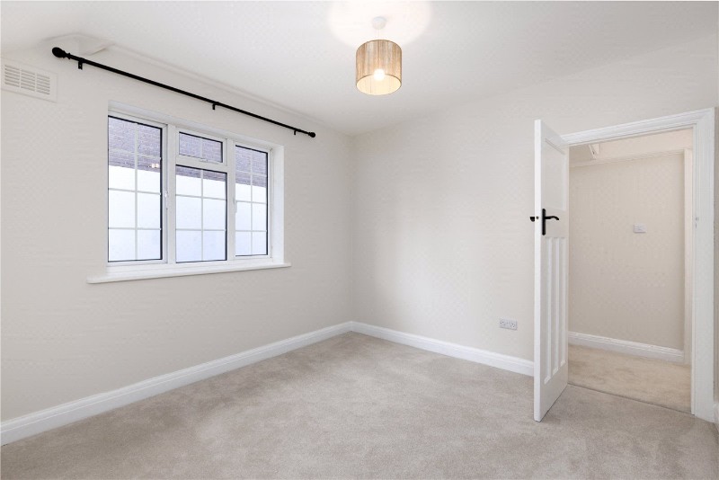 Gloucester Court, Kew Road, Kew, TW9