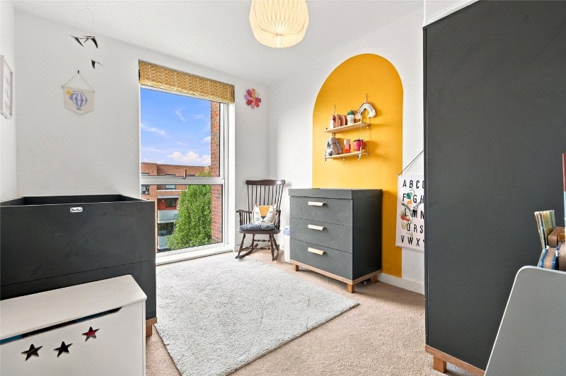 Bathurst Square, London, N15