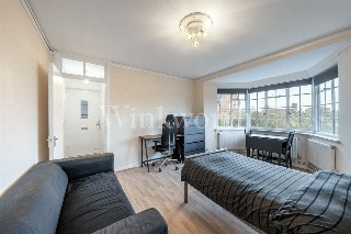 Finchley Road, London, NW11