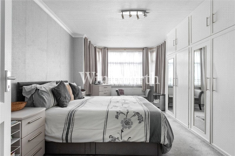 Empire Avenue, London, N18