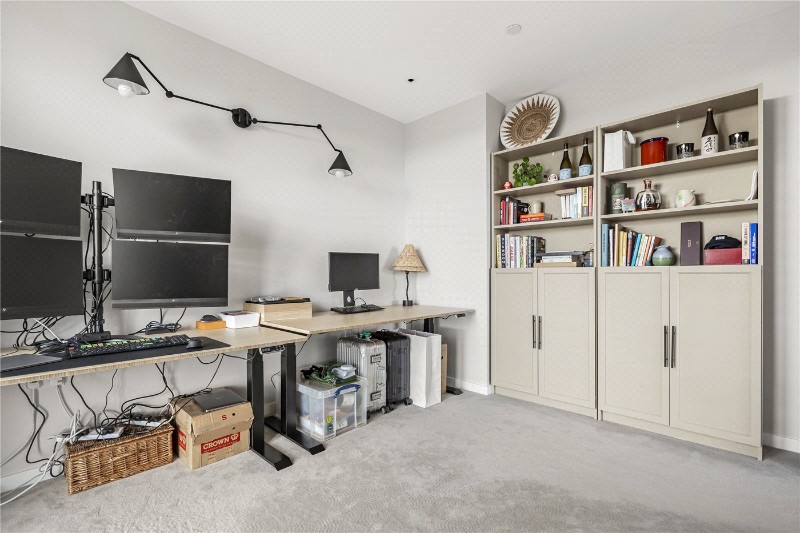 Cendal Crescent, London, E1