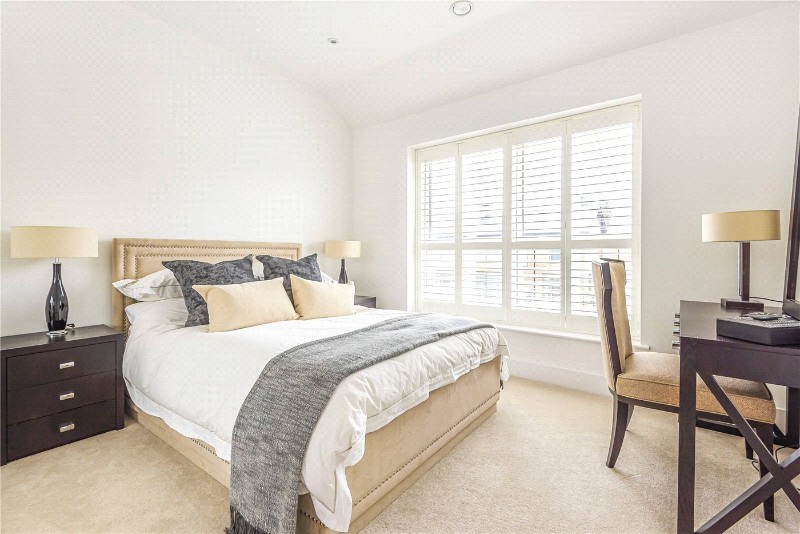 Vickers Close, Longcross, Surrey, KT16