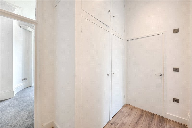 Clapham Road, London, SW9