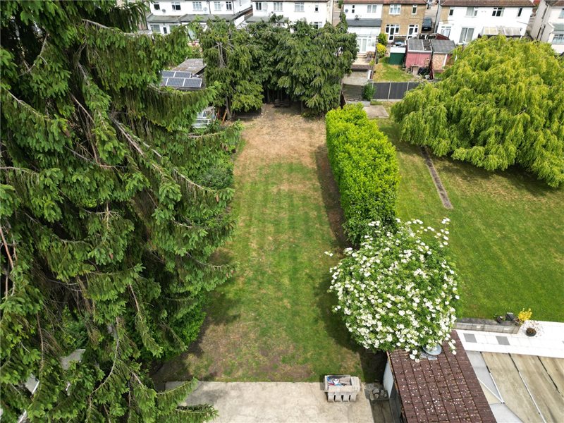 Queens Walk, Kingsbury, London, NW9