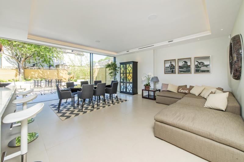 Ferry Road, Barnes, London, SW13