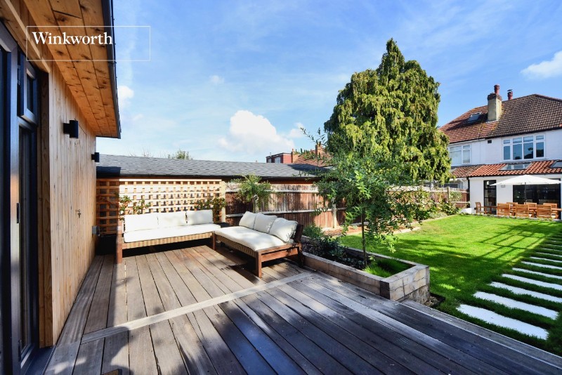 Ardrossan Gardens, Worcester Park, Surrey, KT4