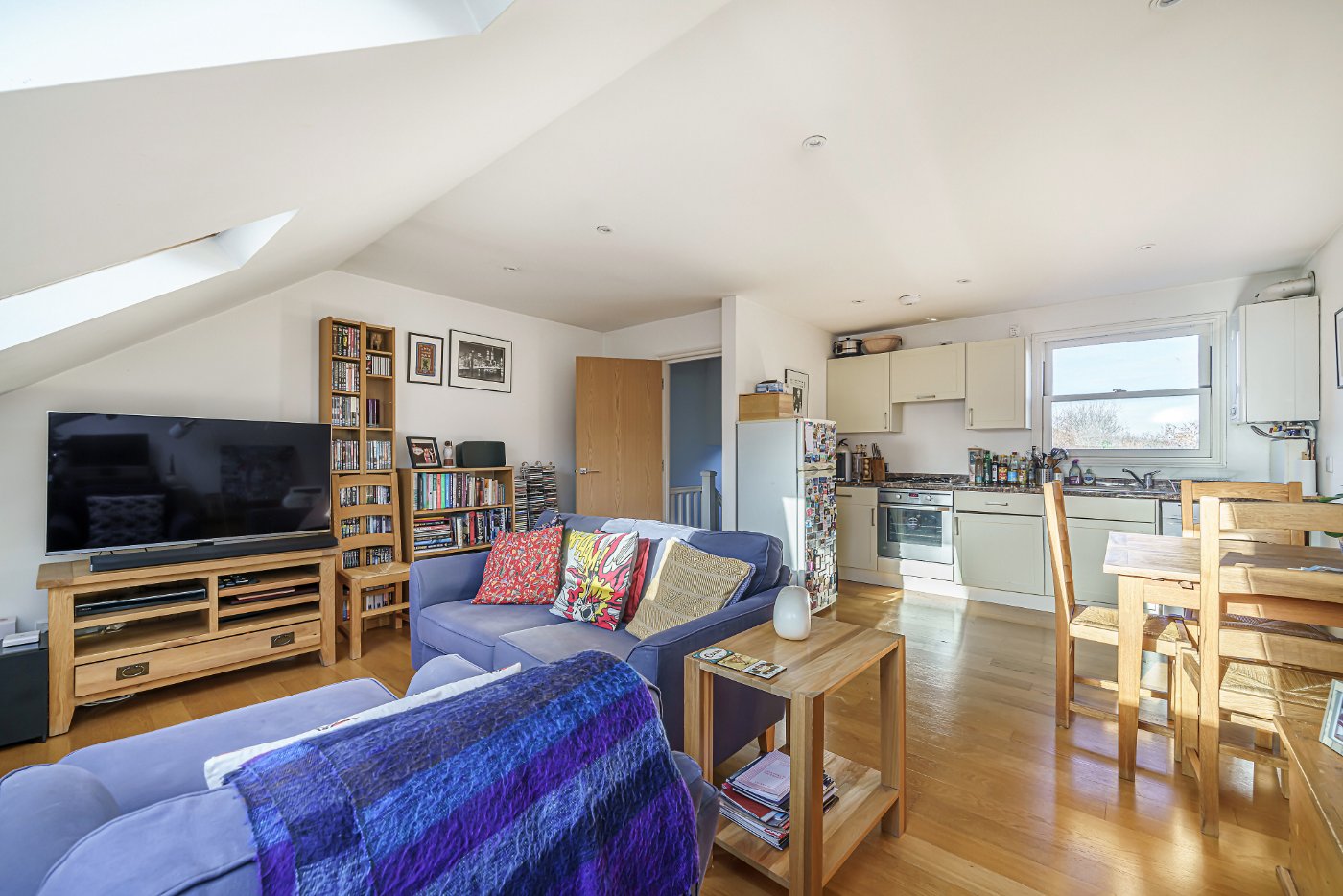 Reception-Kitchen P2