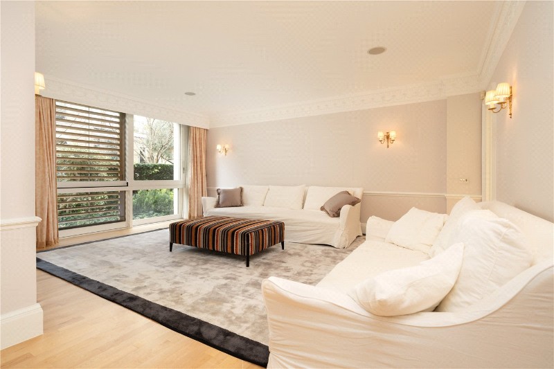 Montrose Place, London, SW1X