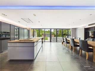 Salmon Street, Kingsbury, London, NW9