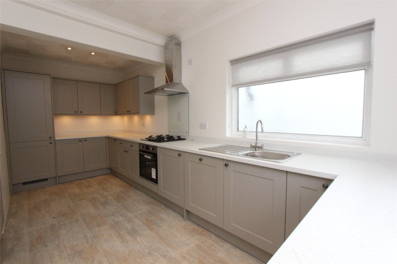 Beach Avenue, Leigh-on-Sea, SS9