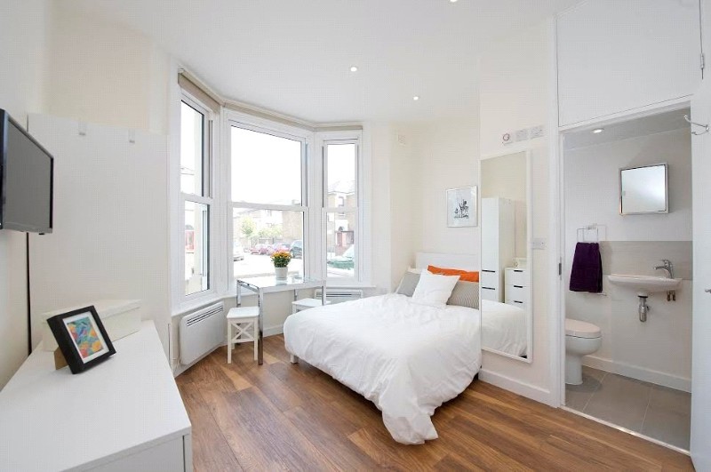 Bloemfontein Road, London, W12
