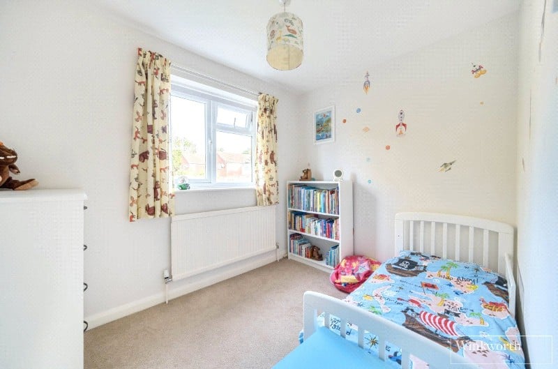 Yaverland Drive, Bagshot, Surrey, GU19