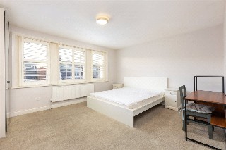 Putney High Street, London, SW15