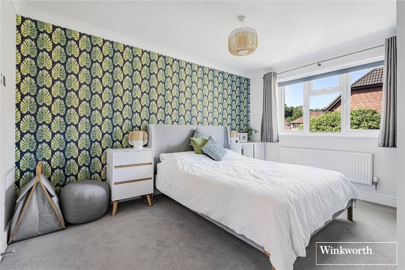 Heywood Drive, Bagshot, Surrey, GU19