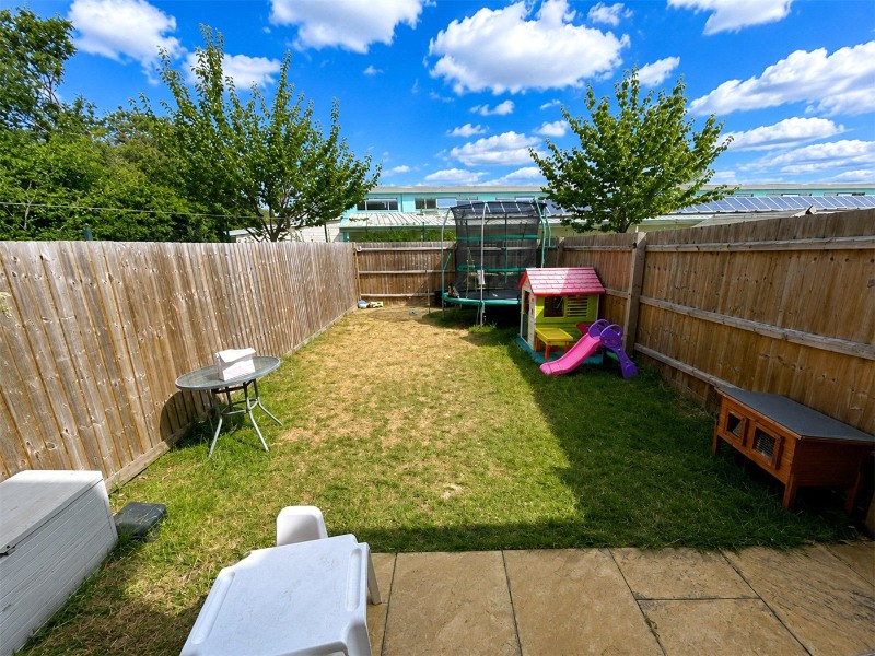 Folkestone Close, Bourne, Lincolnshire, PE10