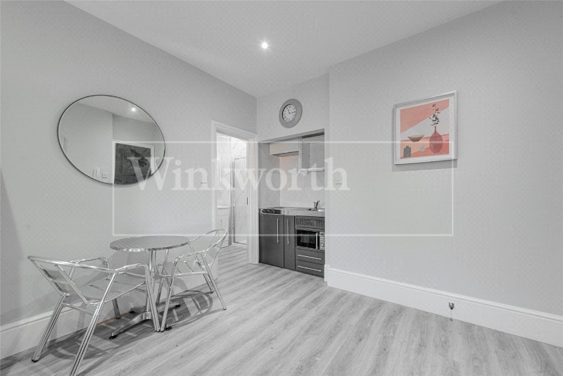 High Road, London, NW10