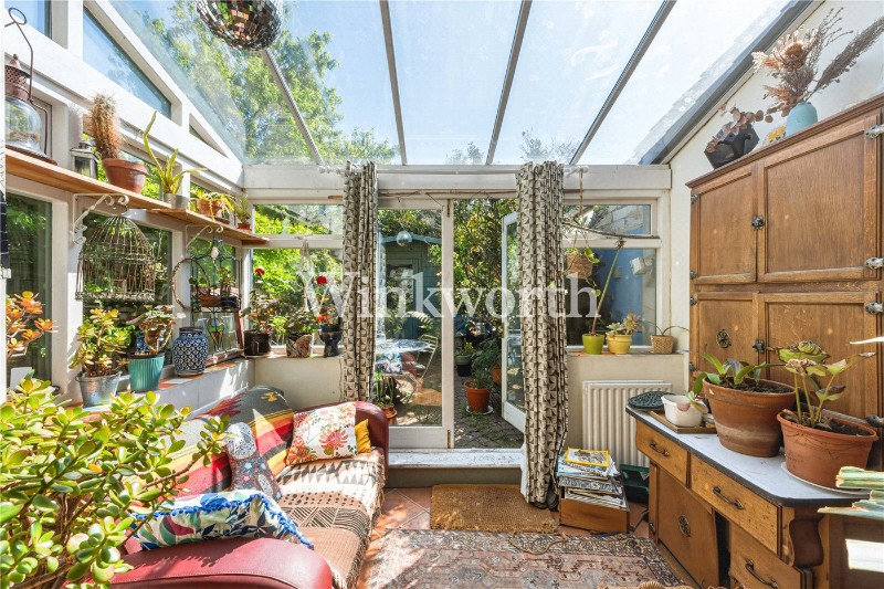 Hewitt Road, London, N8