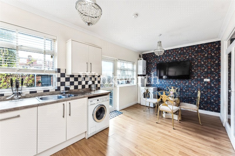 Dorchester Avenue, London, N13
