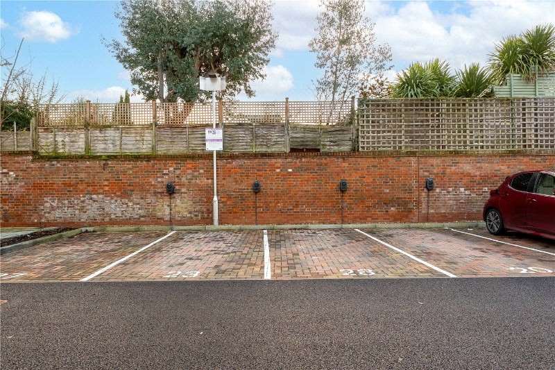 Beales Lane, Weybridge, Surrey, KT13